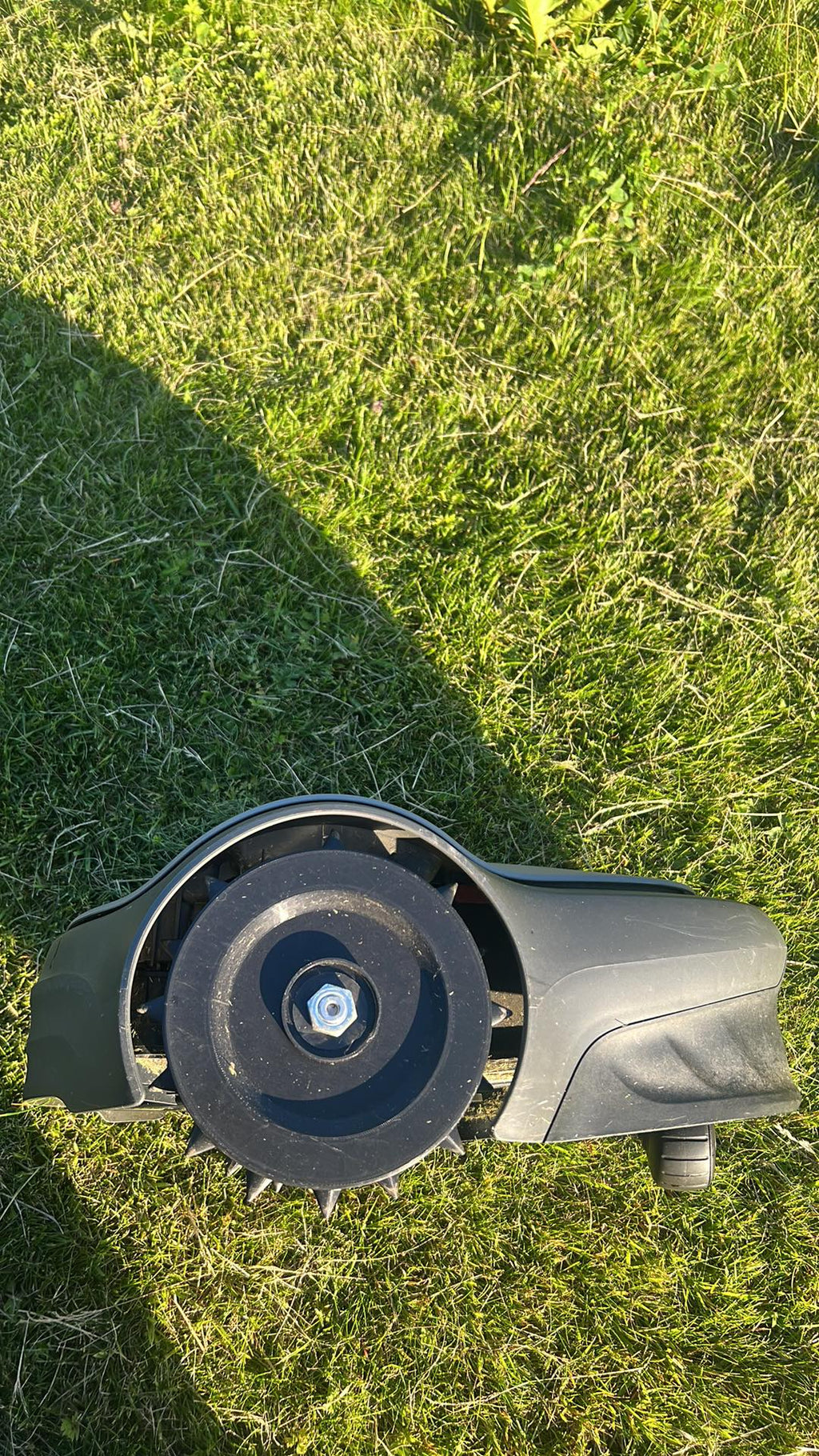 Piggdekk til robotgressklipper