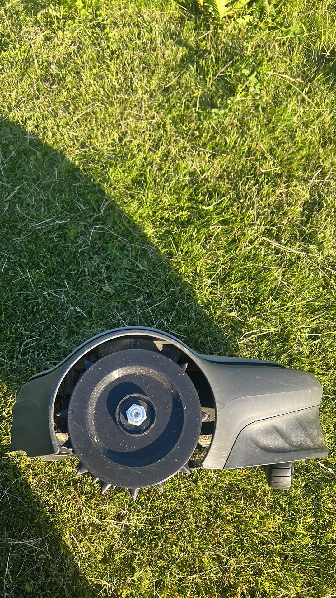 Piggdekk til robotgressklipper