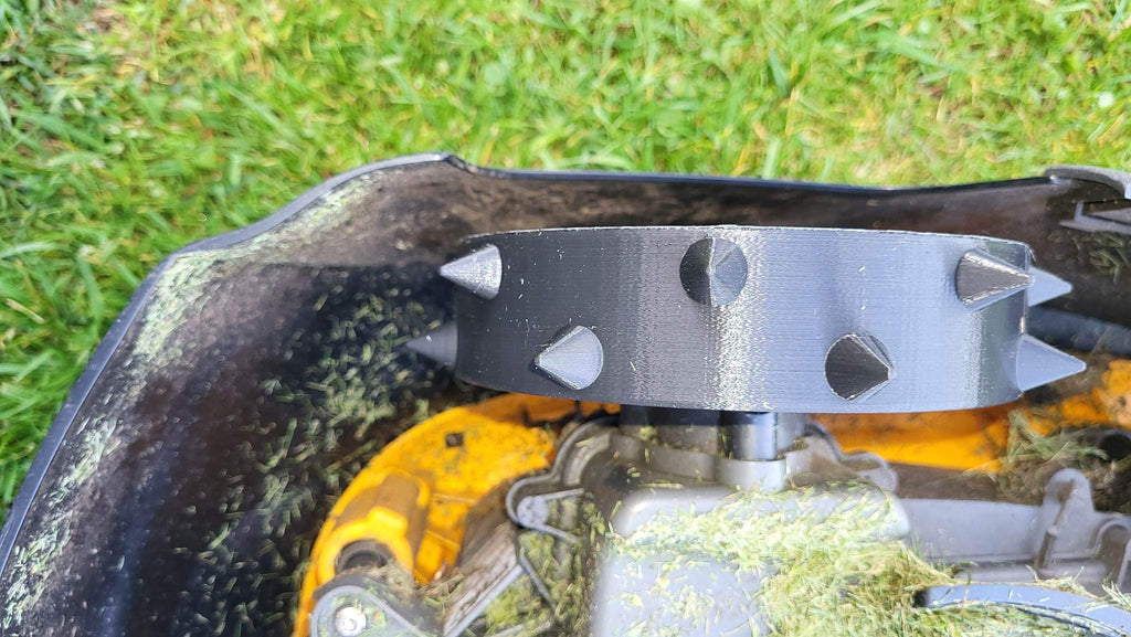 Piggdekk til robotgressklipper