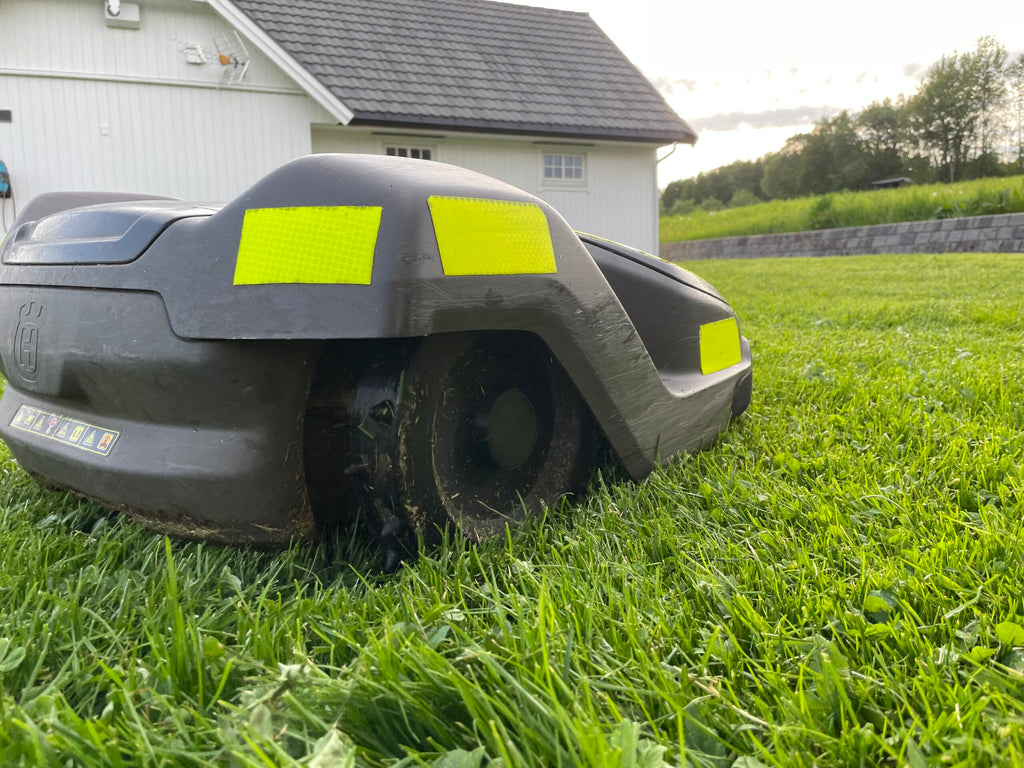 Piggdekk til robotgressklipper