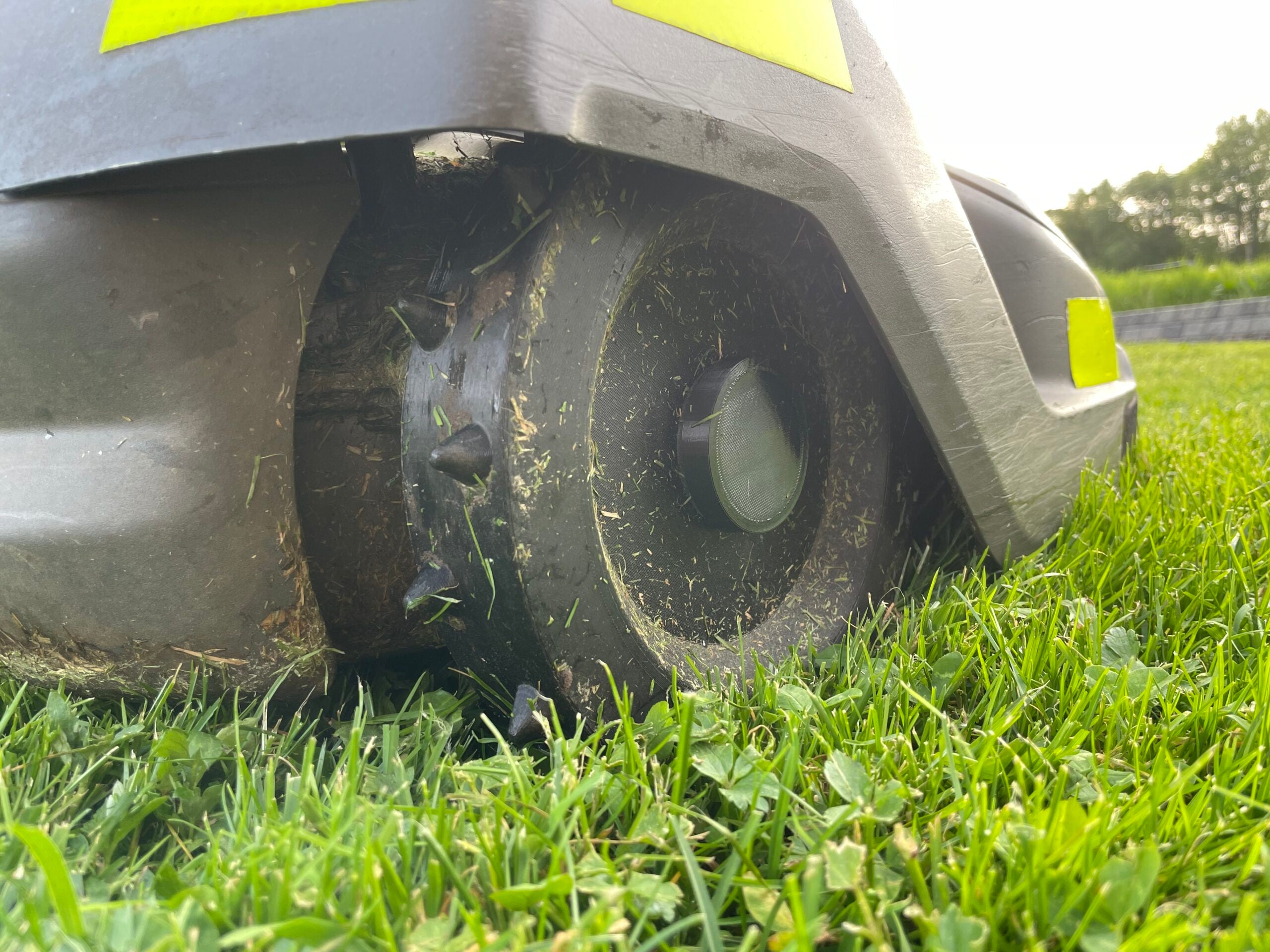 Piggdekk til robotgressklipper