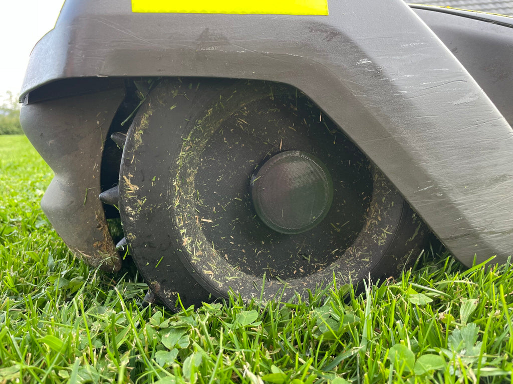 Piggdekk til robotgressklipper