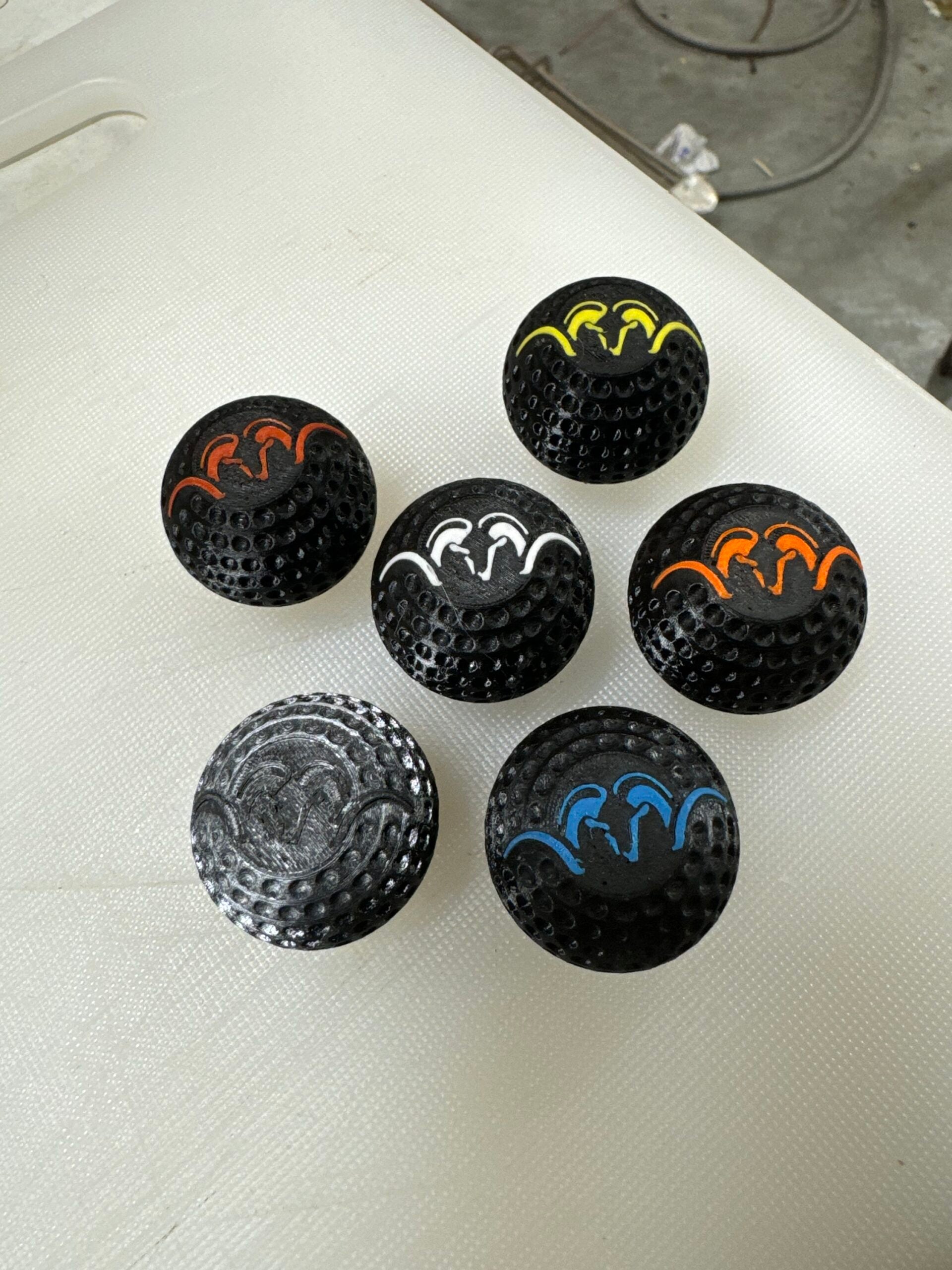 Hevarmskule - Blaser R8 - Blaser logo