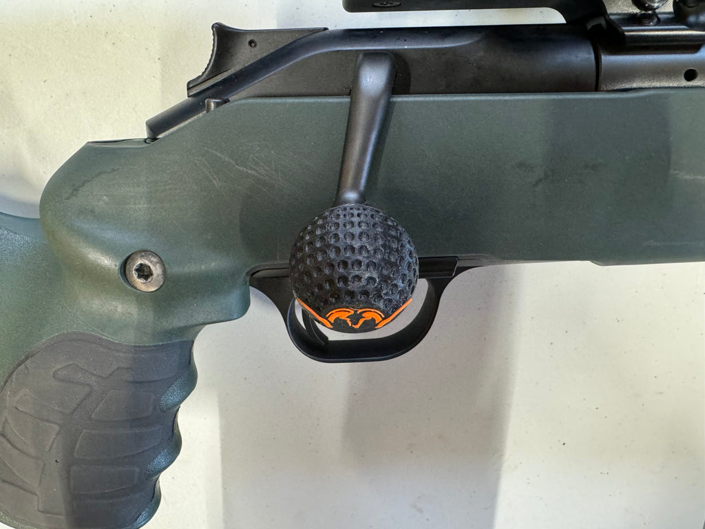 Hevarmskule - Blaser R8 - Blaser logo