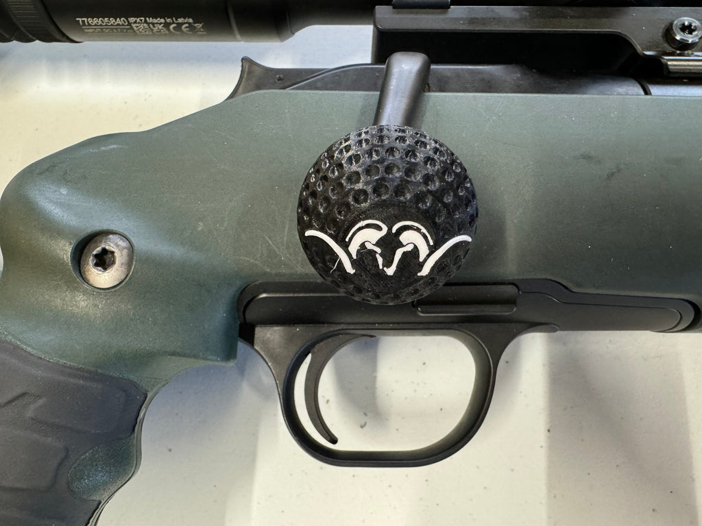 Hevarmskule - Blaser R8 - Blaser logo