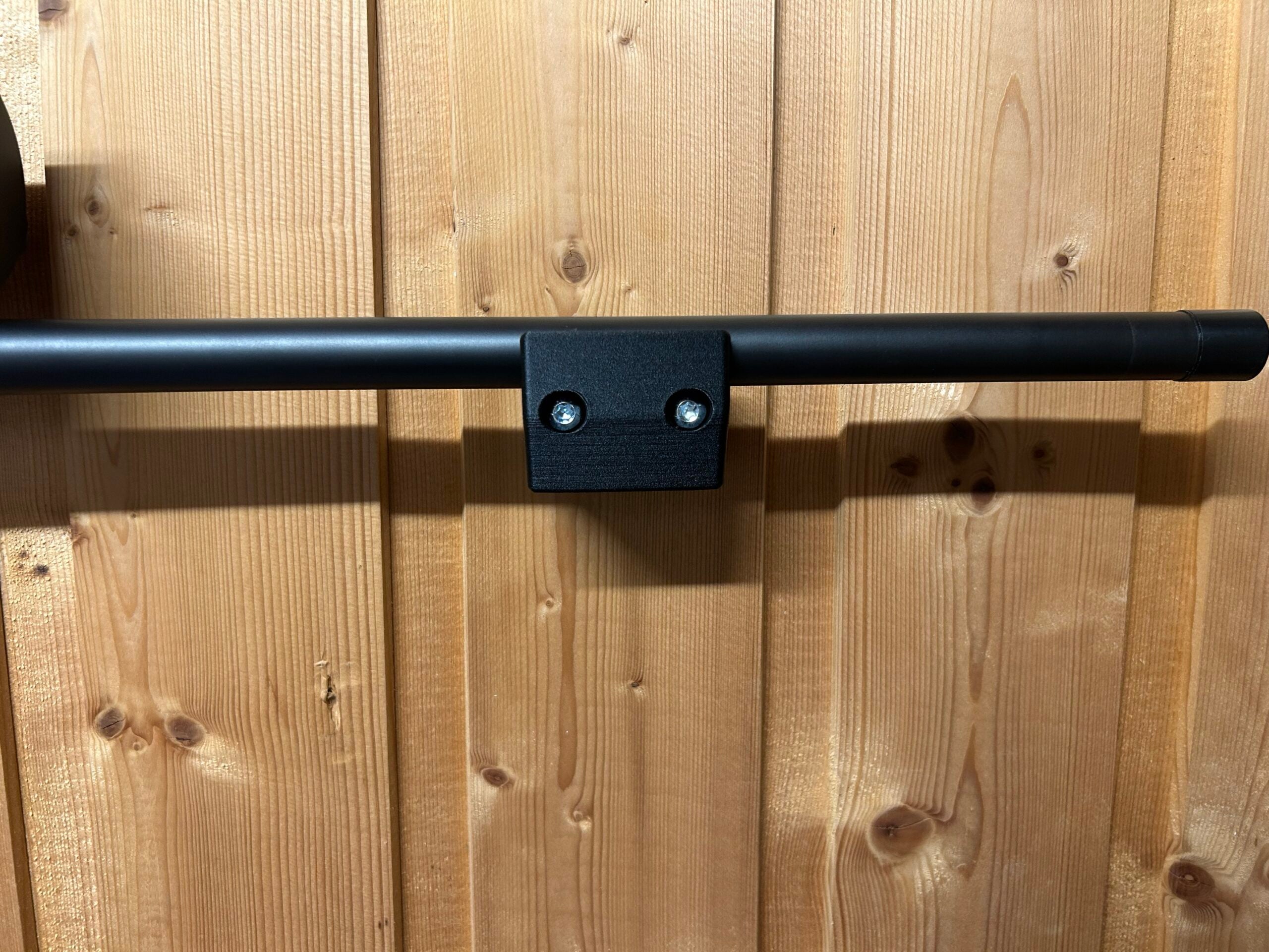 Veggholder for Blaser R8 riflepiper med eller uten optikk