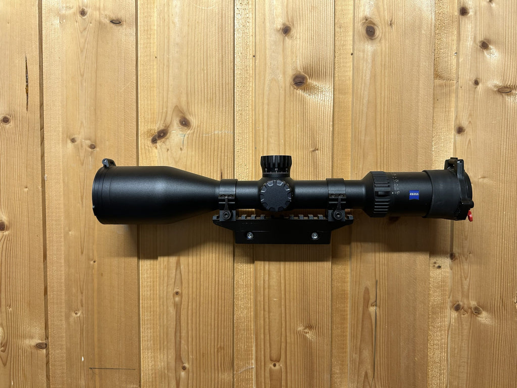 Veggmontasje for optikk med picatinny montasje