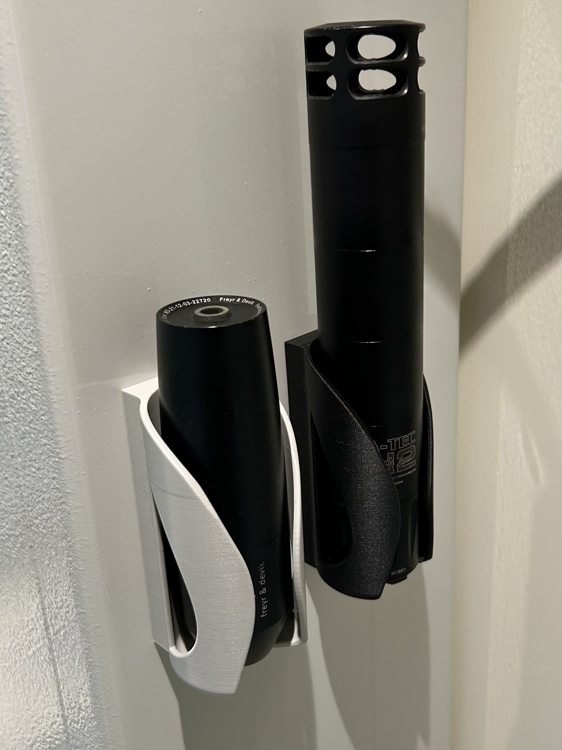 Holder for lyddemper